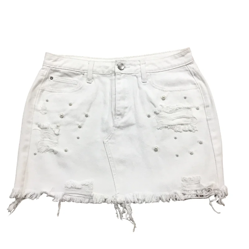 Shorts By Clothes Mentor In White, Size: M