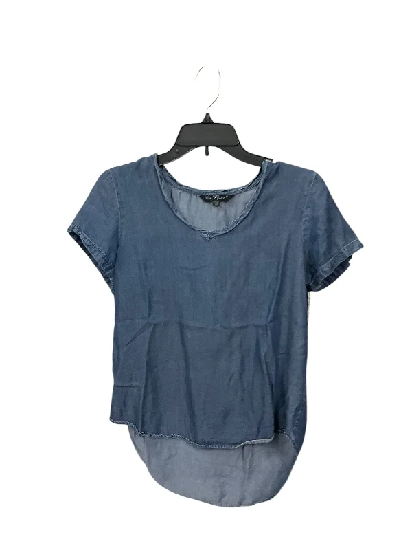 Top Short Sleeve By Velvet Heart In Blue, Size: Xs